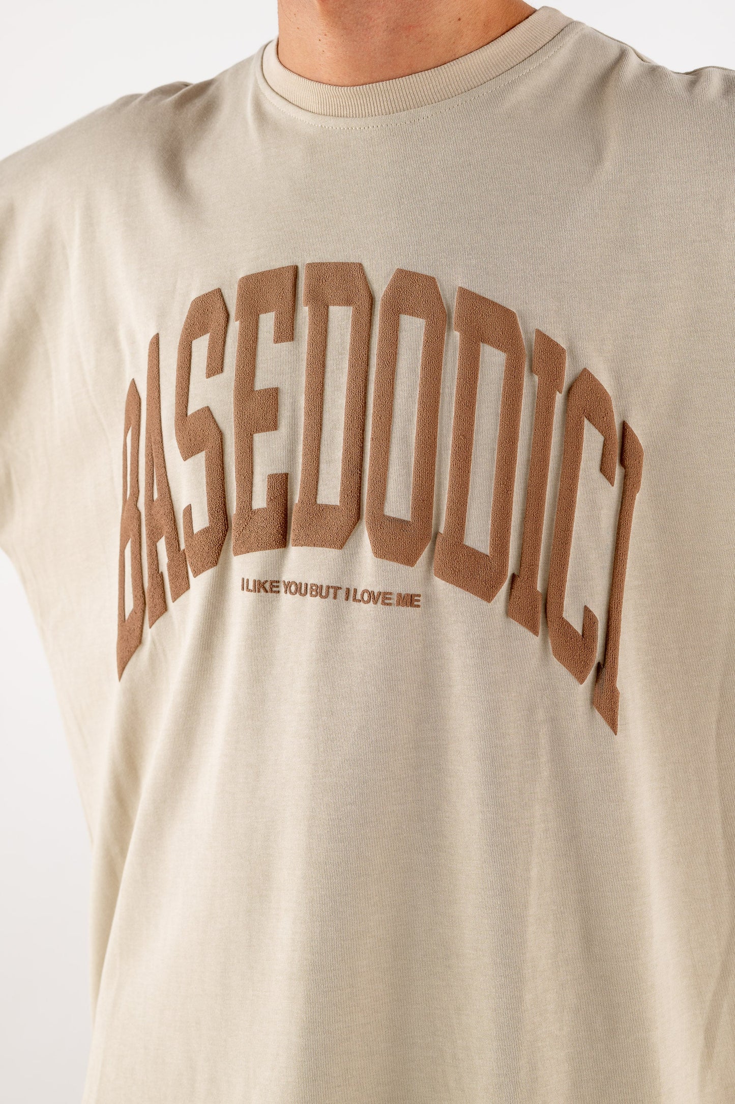 T-Shirt Over "DE LA RUE À LA RUE" ArcLogo Beige